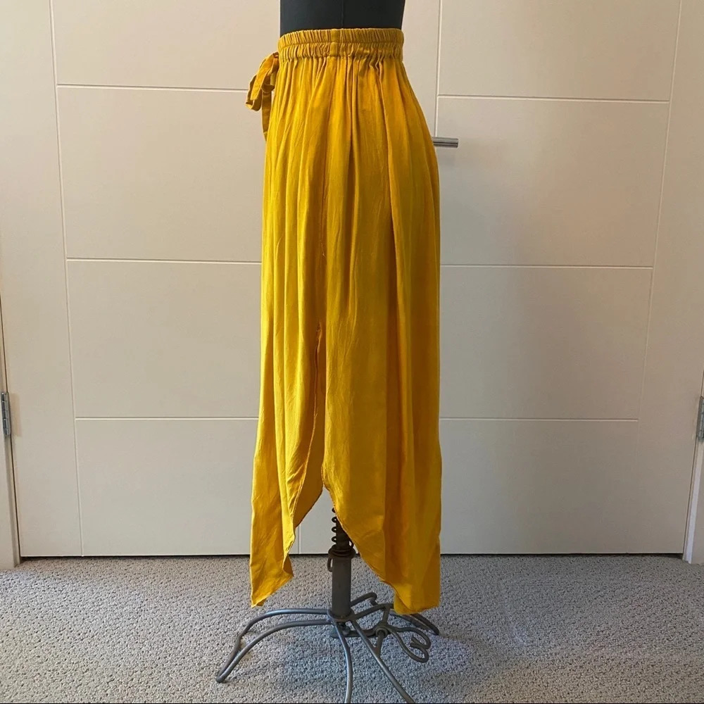 Tulip Hem Skirt - Picture 3 of 5